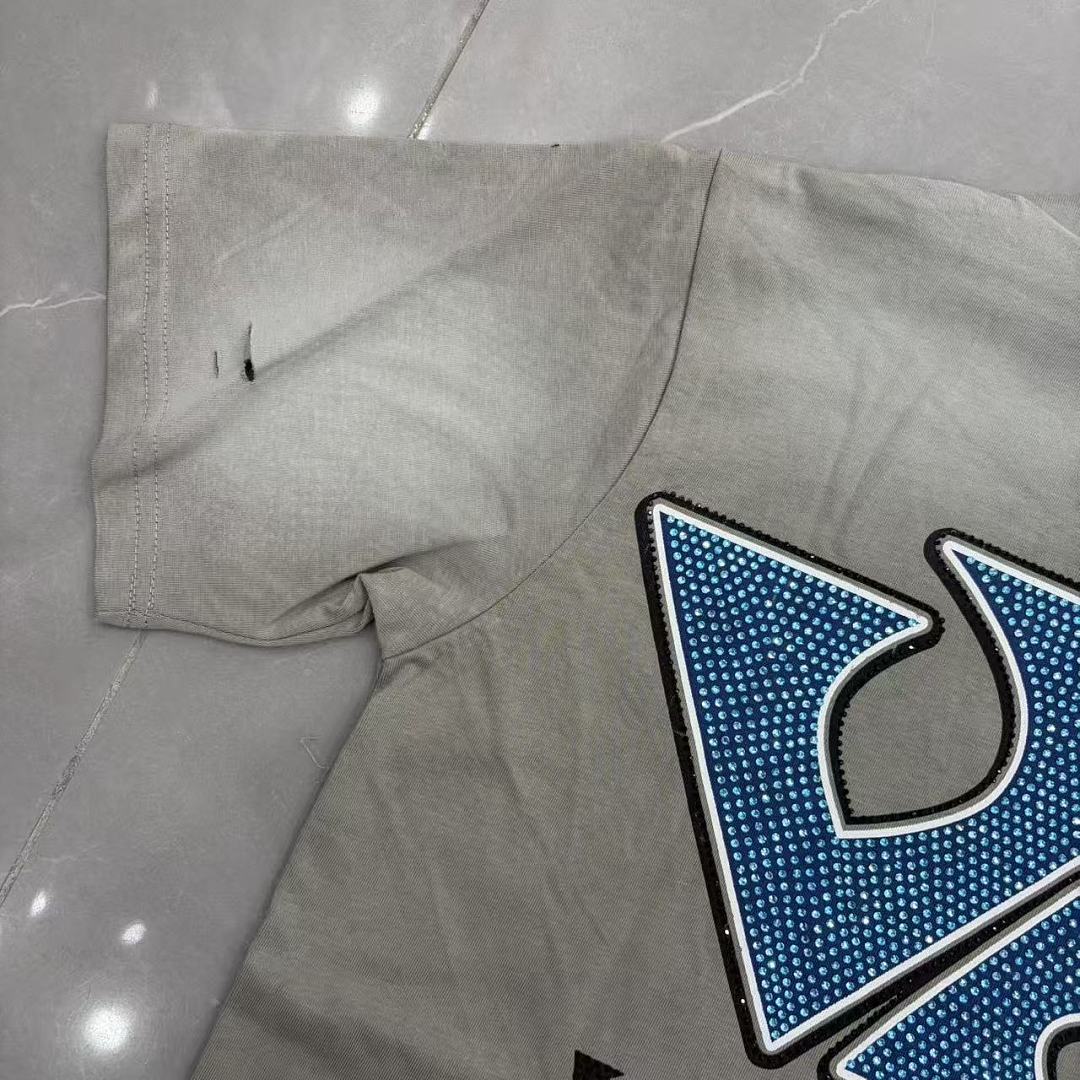 Vintage UFO Space Graphic T-Shirt – Y2K Alien Streetwear Tee